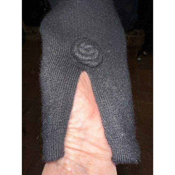 Neiman Marcus Vtg Cashmere Cardigan Button Front Black L
Feminine Old Money - Picture 7 of 14